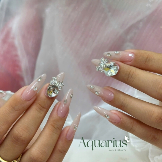Aquarius Nail & Beauty 